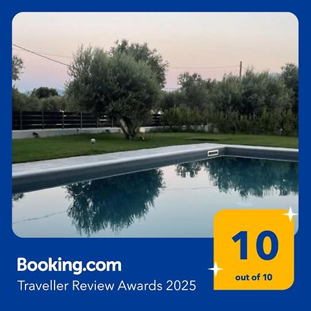 Nostos Luxury Villas With Private Pool In นาฟปาคตอส ภายนอก รูปภาพ