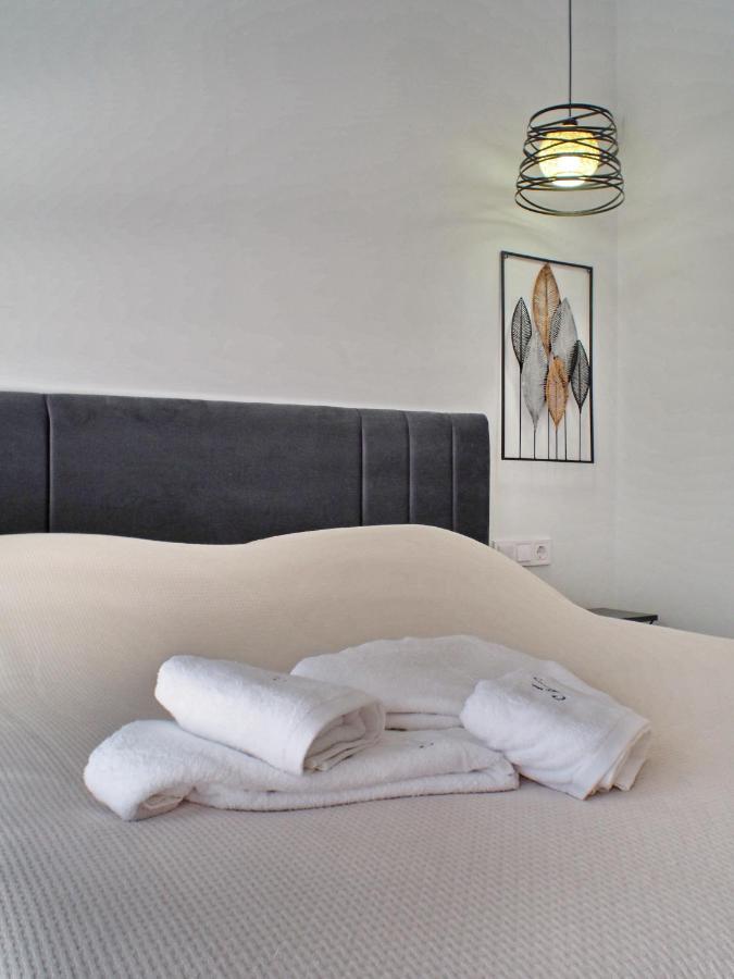 Nostos Luxury Villas With Private Pool In นาฟปาคตอส ภายนอก รูปภาพ