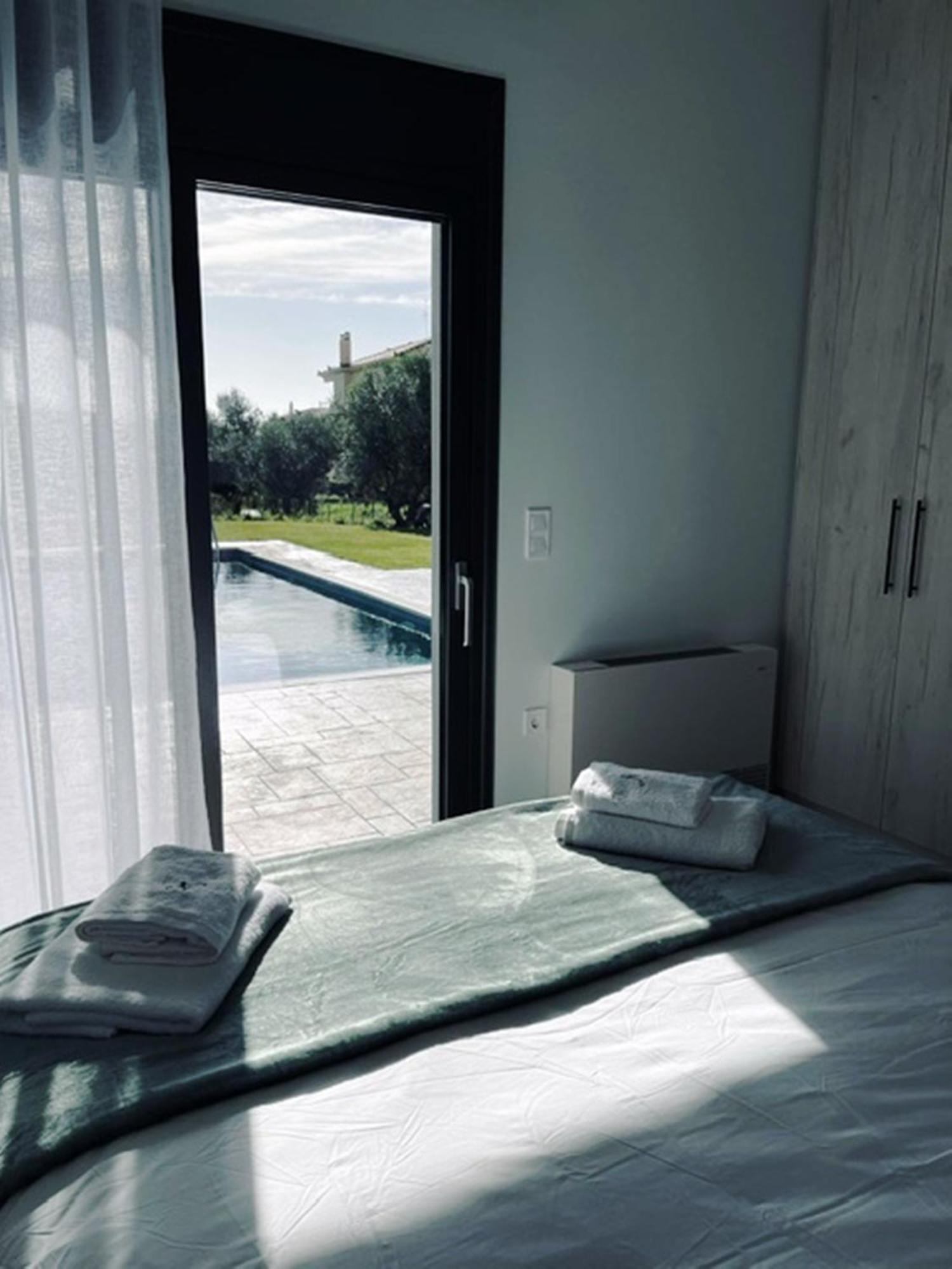 Nostos Luxury Villas With Private Pool In นาฟปาคตอส ภายนอก รูปภาพ
