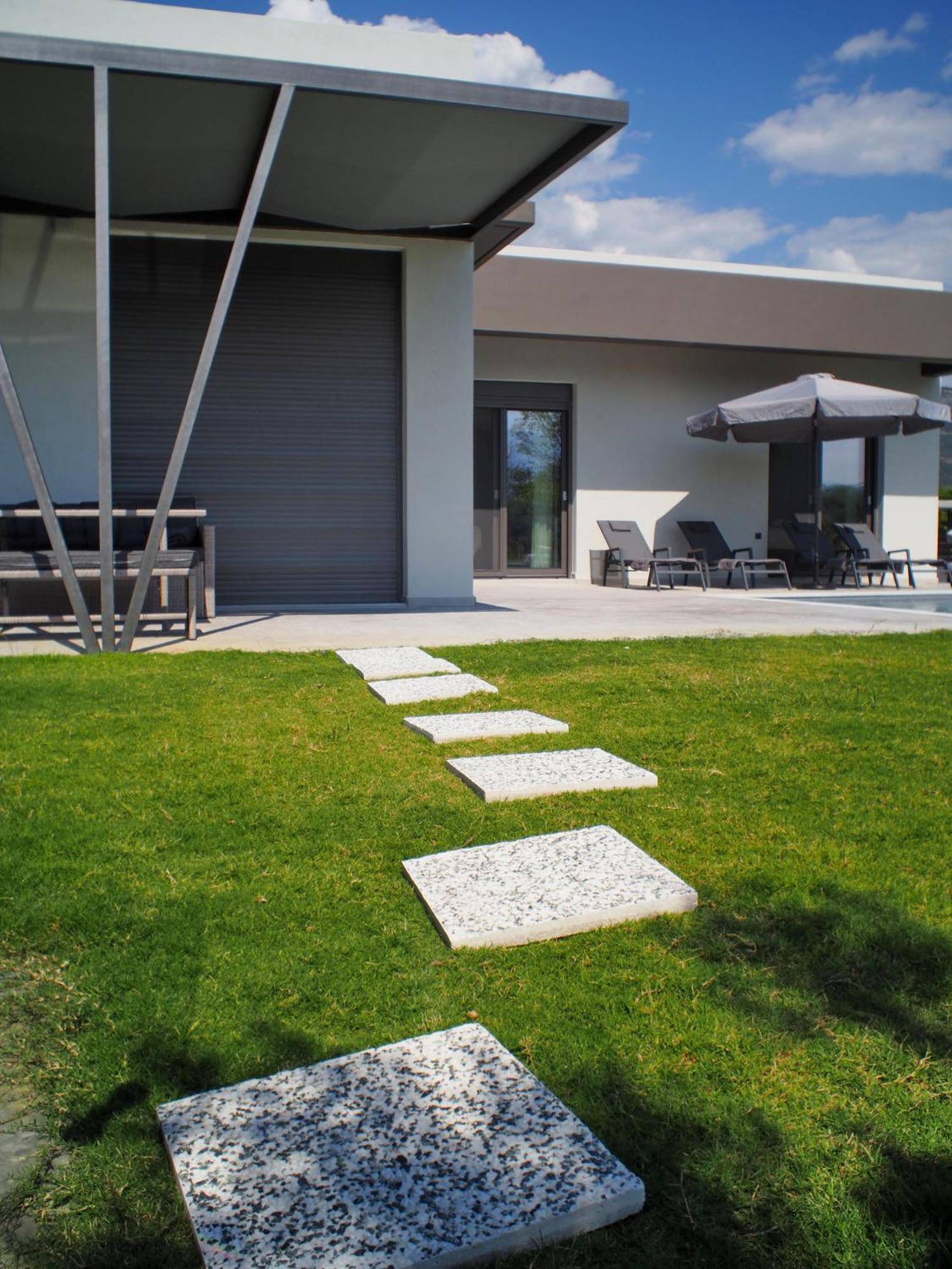 Nostos Luxury Villas With Private Pool In นาฟปาคตอส ภายนอก รูปภาพ